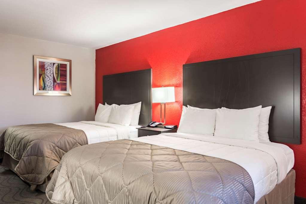 Clarion Inn & Suites Russellville I-40 Phòng bức ảnh