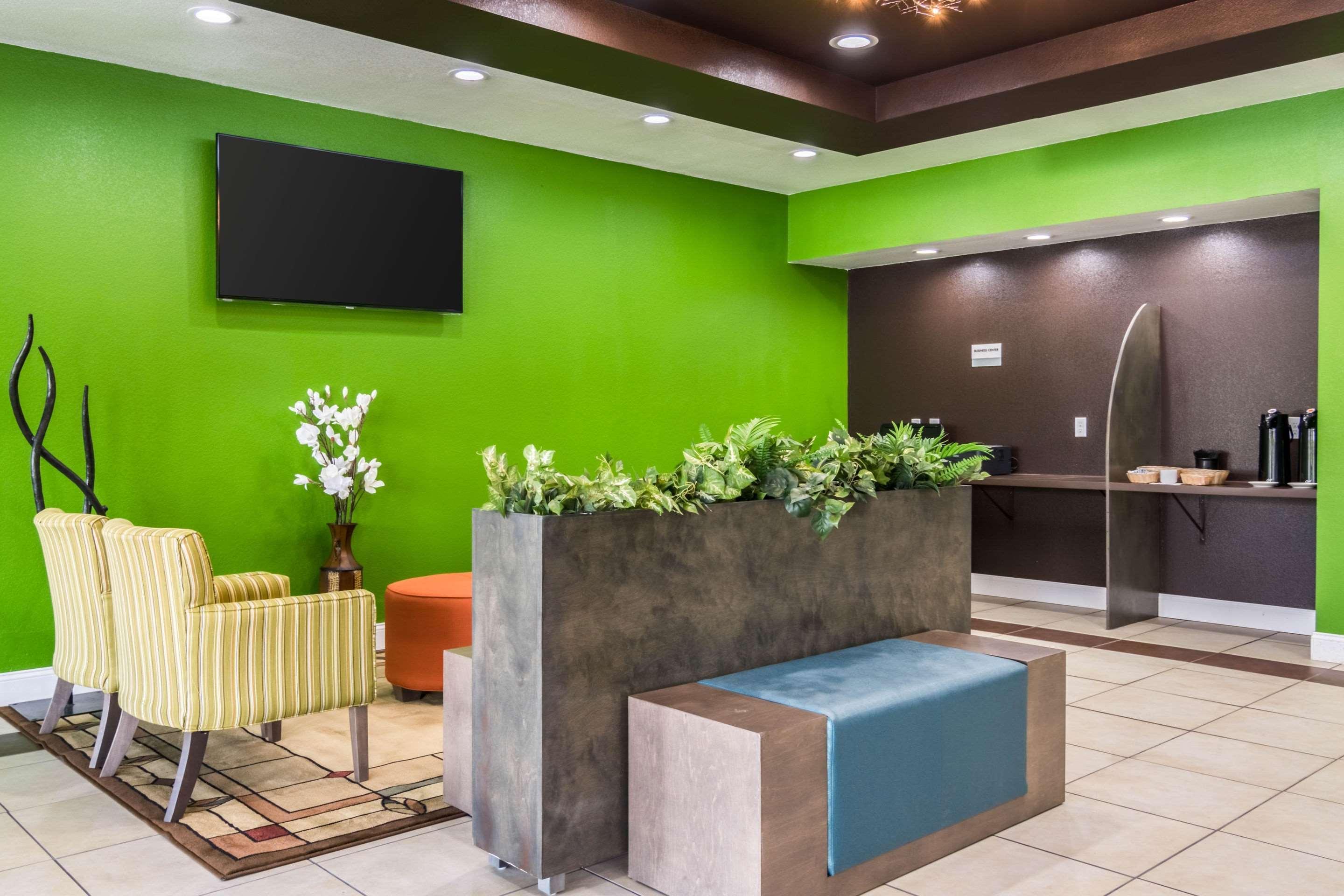 Clarion Inn & Suites Russellville I-40 Ngoại thất bức ảnh