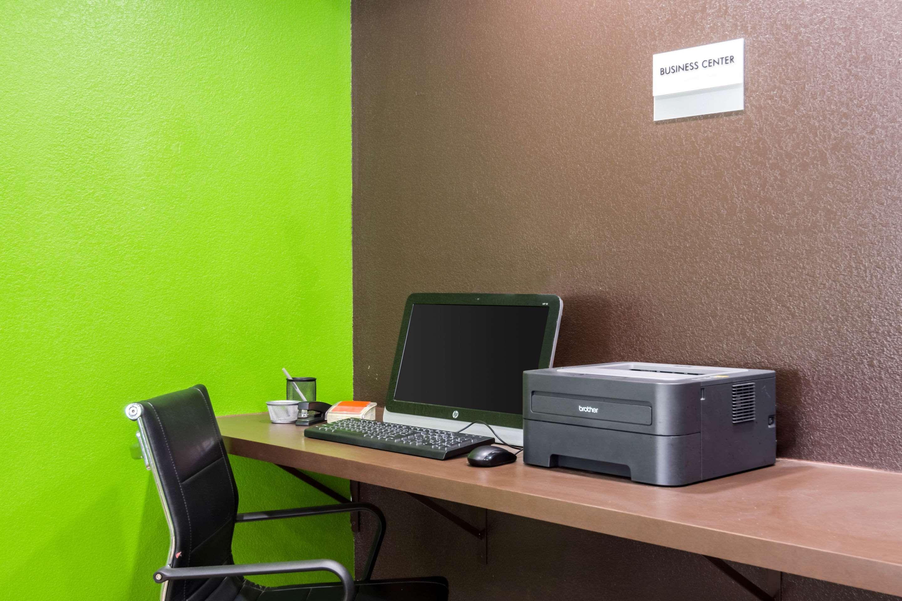 Clarion Inn & Suites Russellville I-40 Ngoại thất bức ảnh