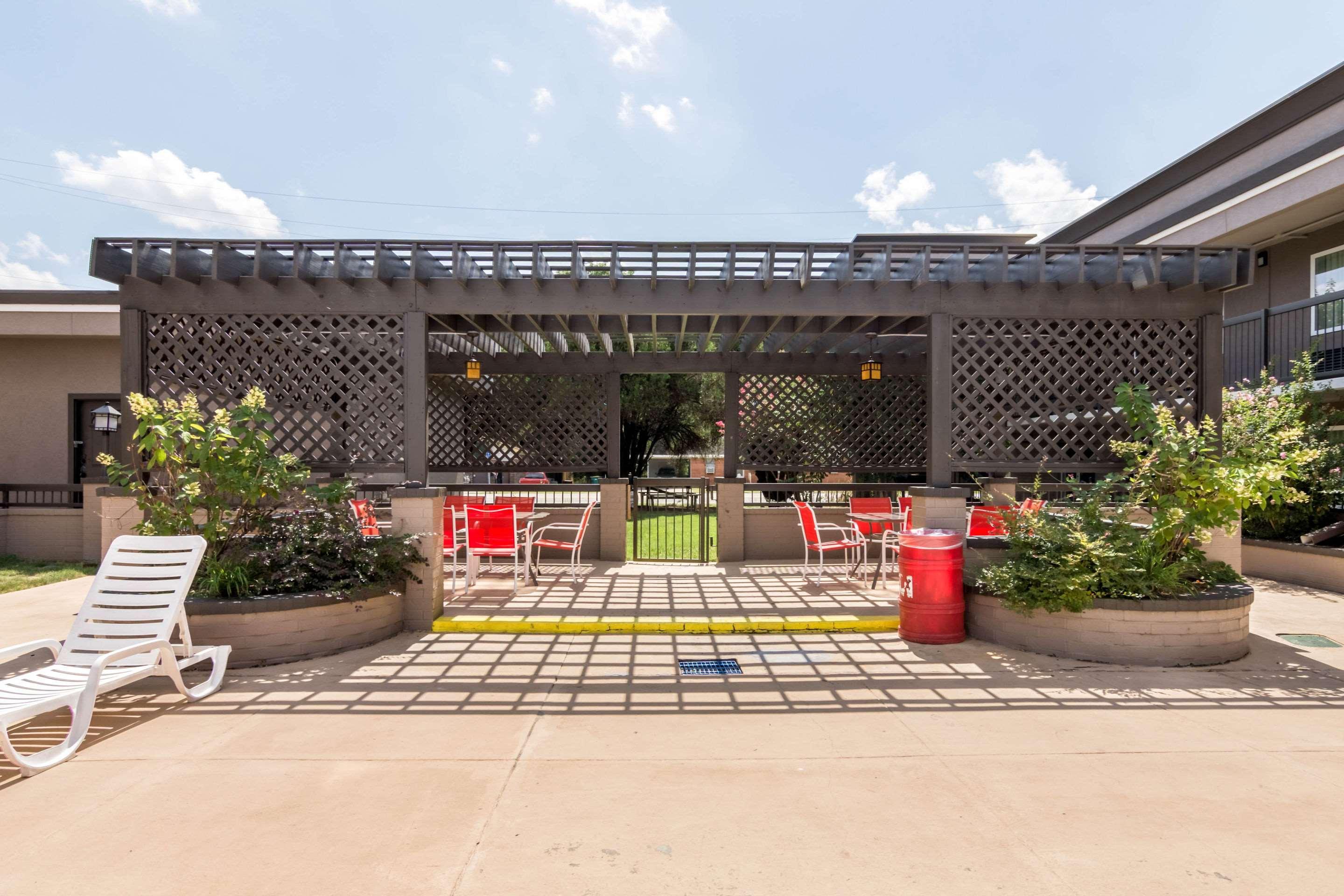 Clarion Inn & Suites Russellville I-40 Ngoại thất bức ảnh