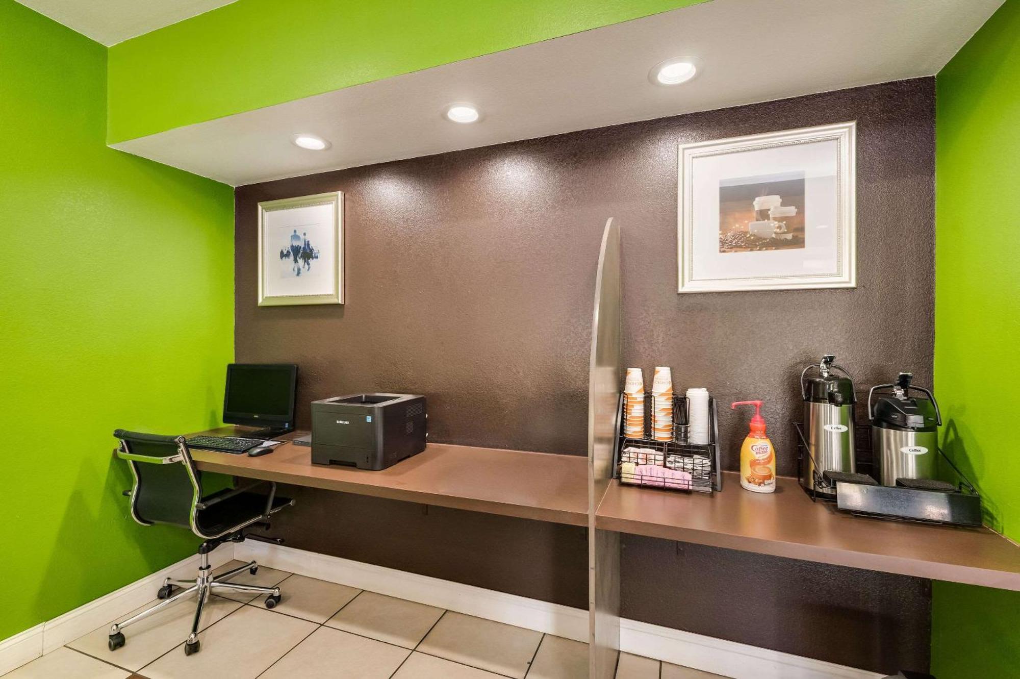 Clarion Inn & Suites Russellville I-40 Ngoại thất bức ảnh