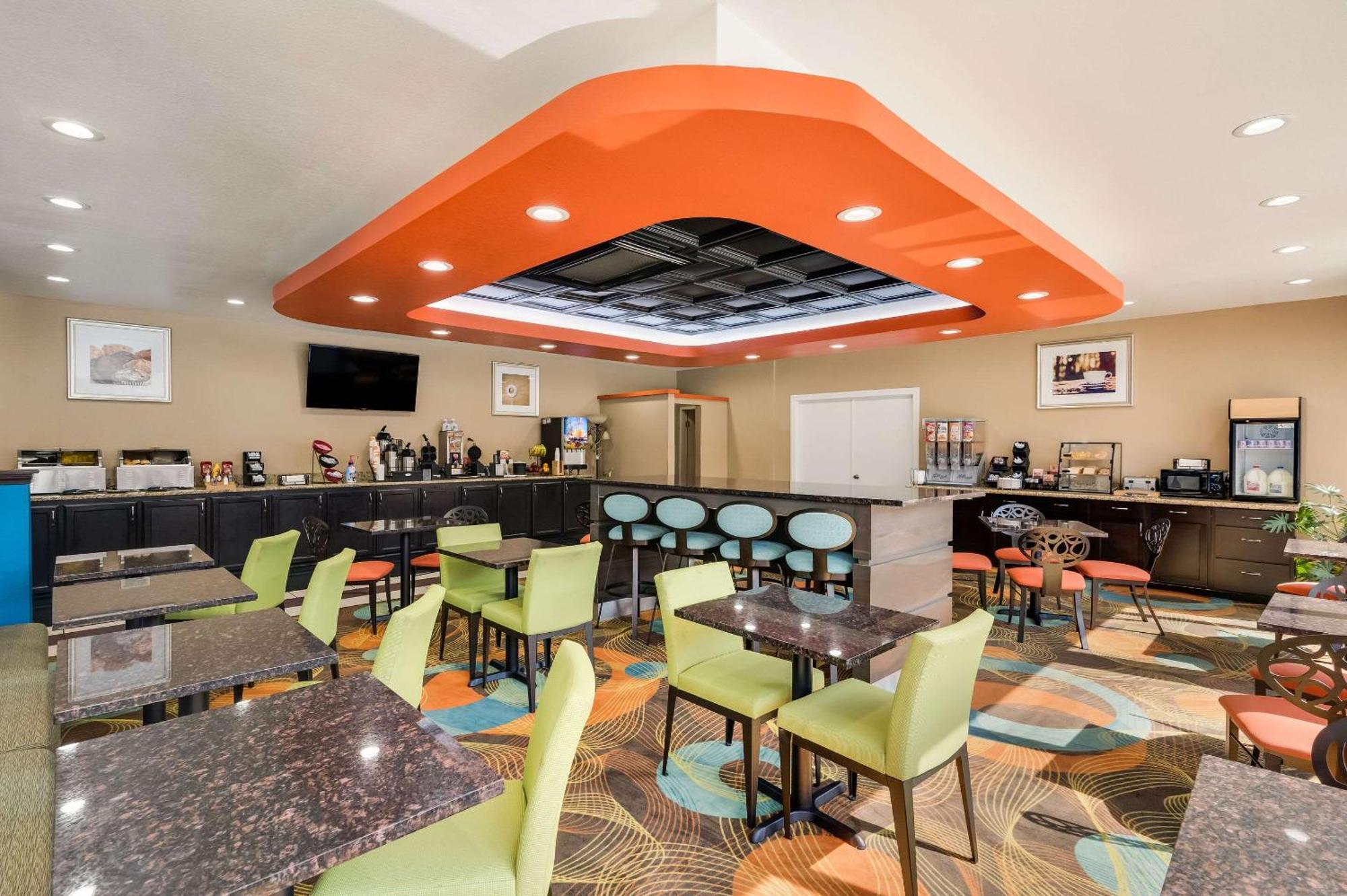 Clarion Inn & Suites Russellville I-40 Ngoại thất bức ảnh