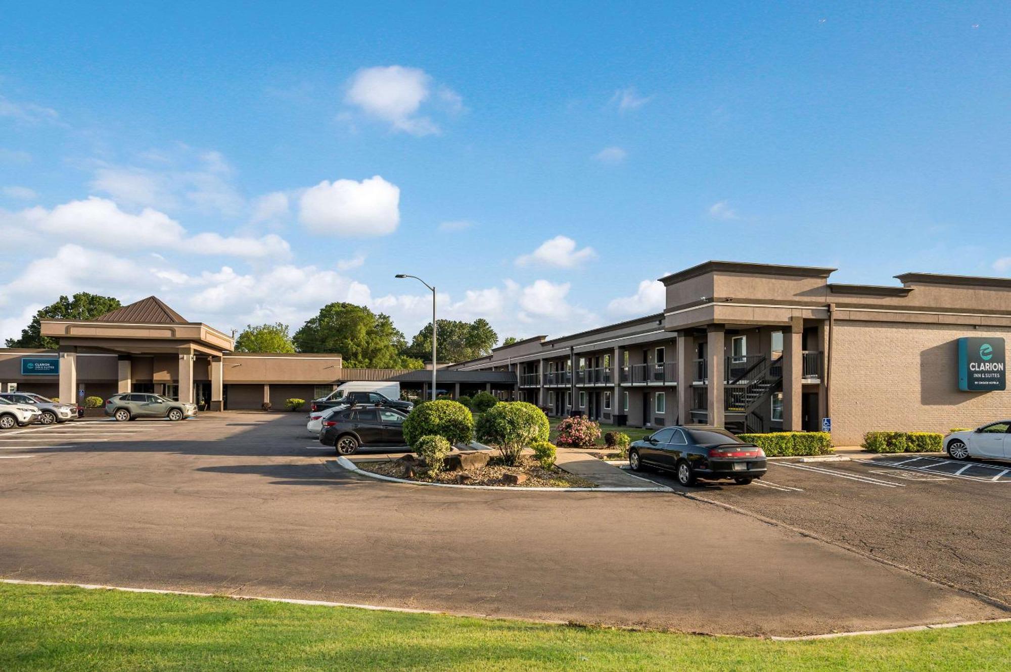 Clarion Inn & Suites Russellville I-40 Ngoại thất bức ảnh